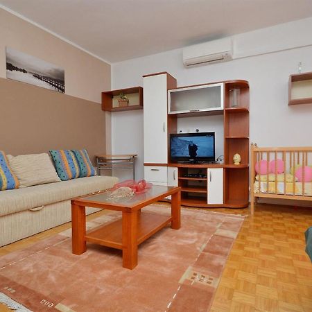 Apartment And Room Ivica Vodice Exteriör bild